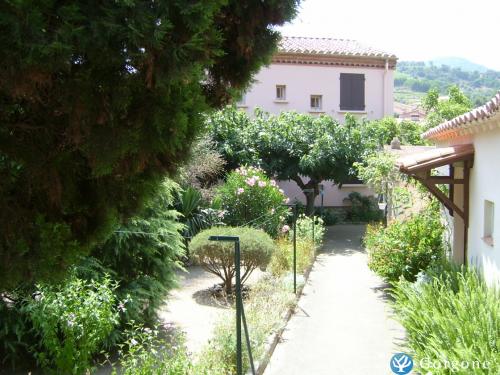 Photo n°1 de :VILLA 4 CHAMBRES TOUT CONFORT A COLLIOURE A 700M DU VILLAGE ET DES PLAGES   (2  8 personnes) GRAND TERRAIN CLOS ET ARBORE